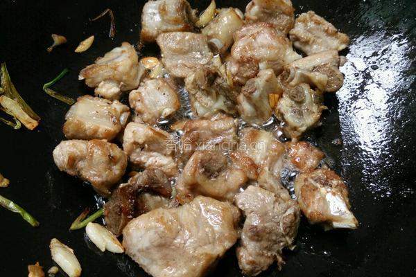 土豆炖排骨的做法图解3