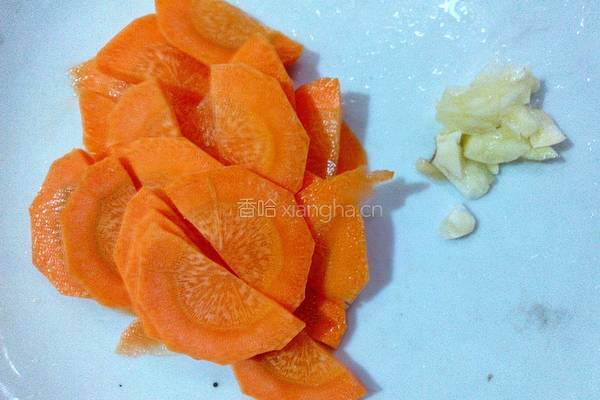 西兰花炒肉的做法图解3
