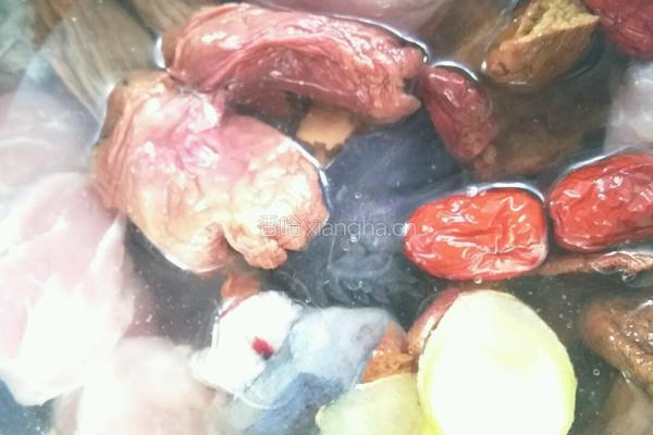 高压锅煮红菇乌鸡汤的做法图解3