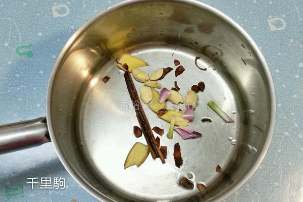 陈年花雕浸鸡腿的做法图解2