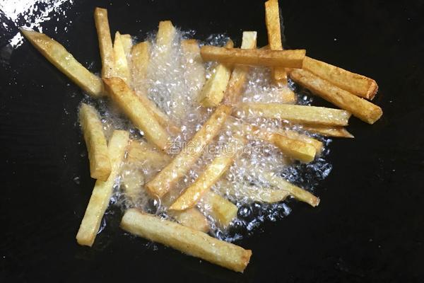 油炸土豆条的做法图解12