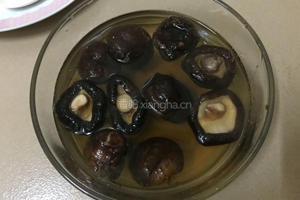 排骨香菇汤的做法图解2