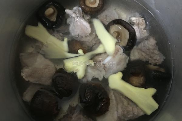 排骨香菇汤的做法图解6