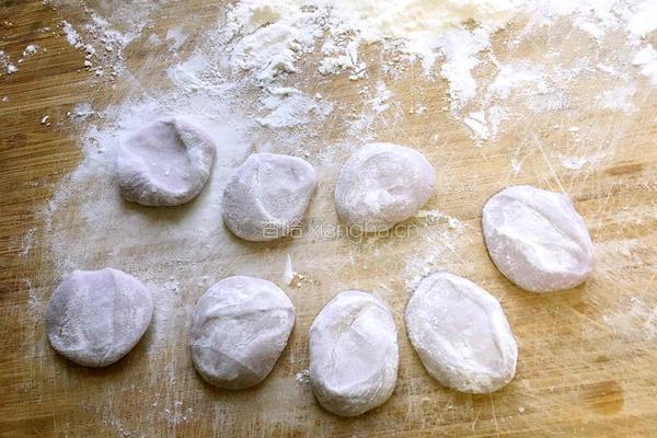 猪肉香菇玉米饺子的做法图解8