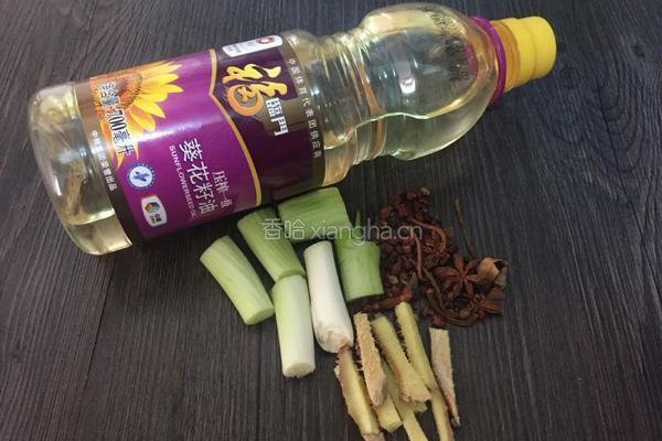 扁豆焖肉的做法图解1