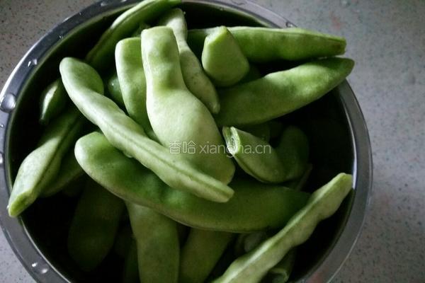 红烧扁豆的做法图解1
