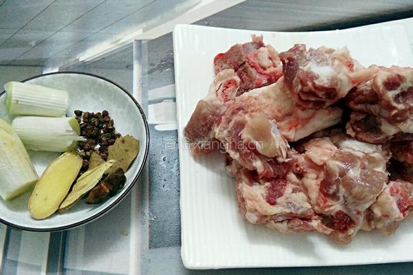 香酥排骨的做法图解1