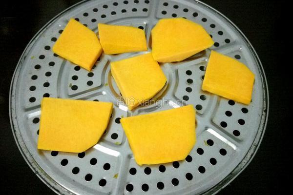 黄金南瓜饺子的做法图解2