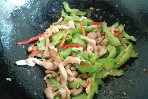 苦瓜炒瘦肉的做法图解10