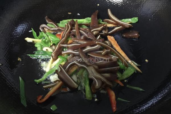 辣椒炒猪耳朵的做法图解5