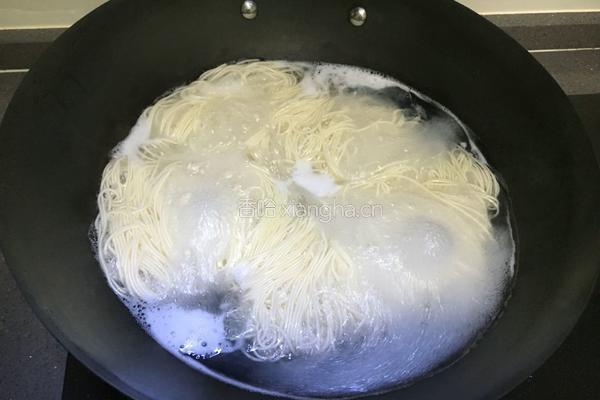 番茄鸡蛋捞面条的做法图解9