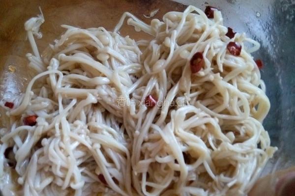 麻辣金针菇的做法图解7