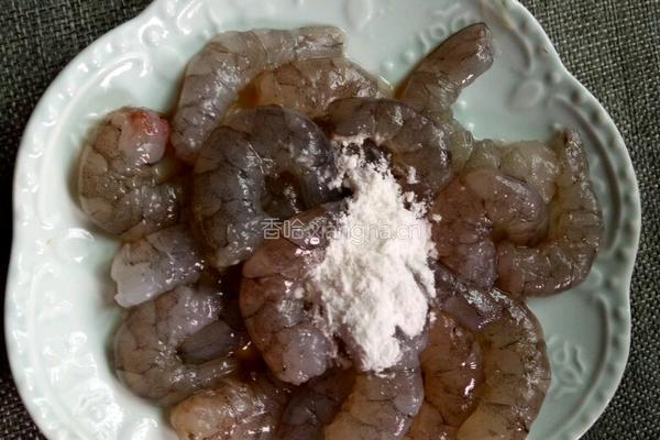 青豆玉米炒虾仁的做法图解2