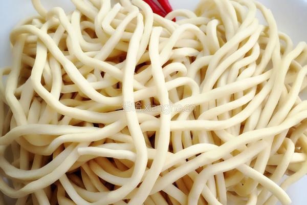 麻辣拌面的做法图解1