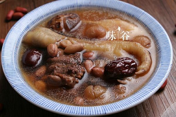 鸡脚花生汤的做法图解6
