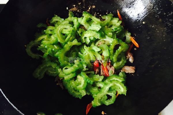 苦瓜炒牛肉的做法图解8