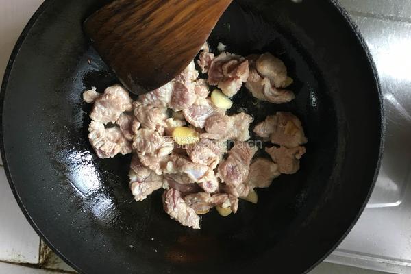 豆腐红烧肉的做法图解4