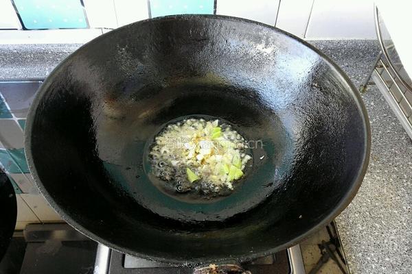 杏鲍菇炒胡萝卜的做法图解4