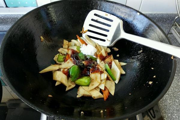 杏鲍菇炒胡萝卜的做法图解7