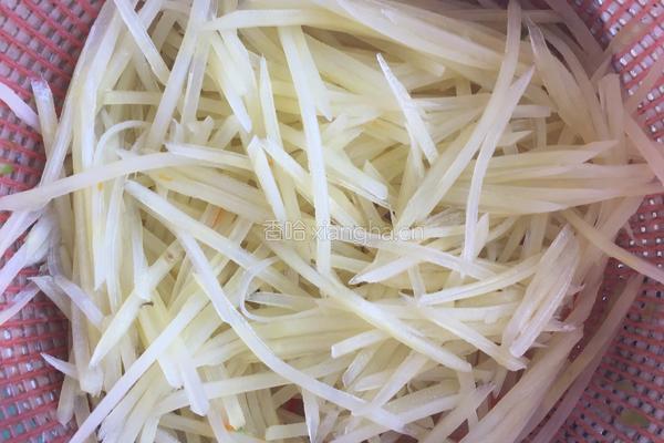 芹菜炒土豆片的做法图解5