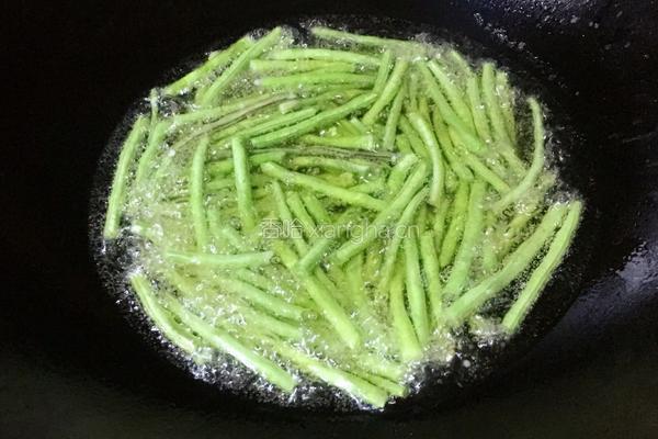 干煸豇豆角的做法图解3