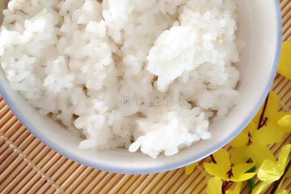 韩式蛋包饭的做法图解1