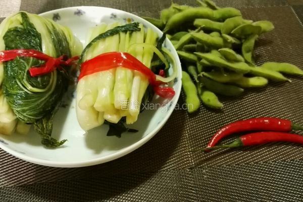 抱腌菜炒毛豆的做法图解1