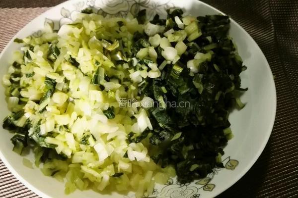 抱腌菜炒毛豆的做法图解3