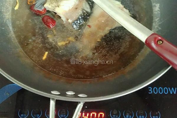 鲫鱼腐竹汤的做法图解3