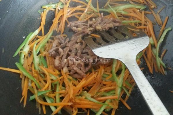 青椒胡萝卜炒肉丝的做法图解8