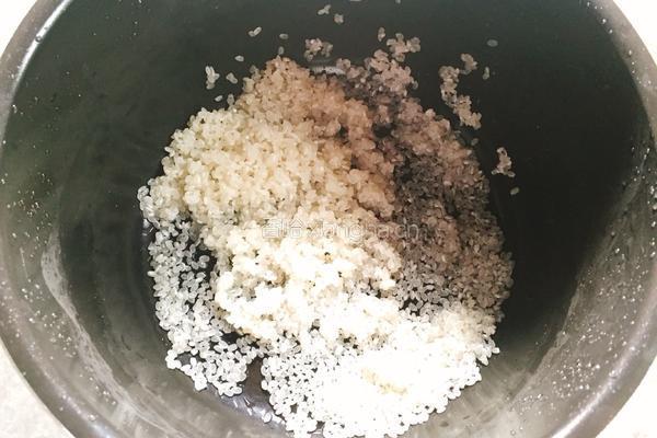 花生红枣粥的做法图解3