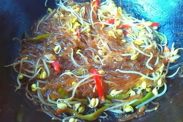 豆芽炖粉条的做法图解7