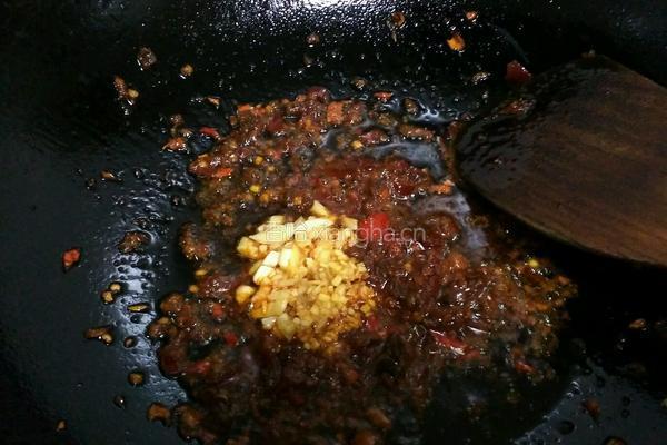 洋葱炒回锅肉的做法图解4