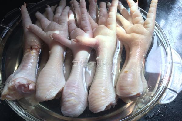 猴头菇煲鸡爪的做法图解3