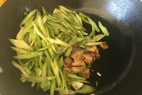 清炒芹菜的做法图解4