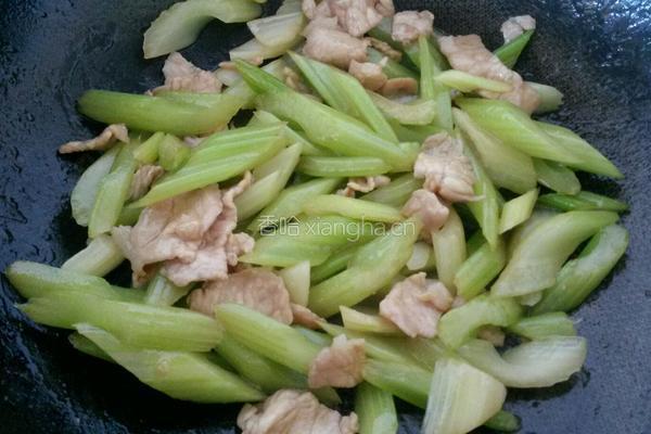 肉炒芹菜的做法图解6