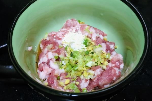 正宗皮蛋瘦肉粥的做法图解4