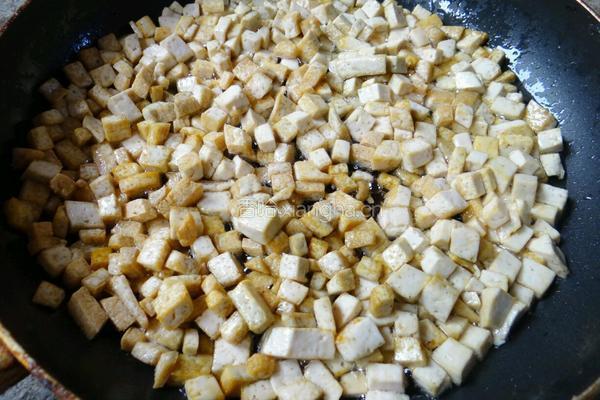 韭菜鸡蛋豆腐包子的做法图解4