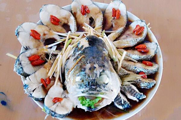 孔雀开屏鲈鱼的做法图解7