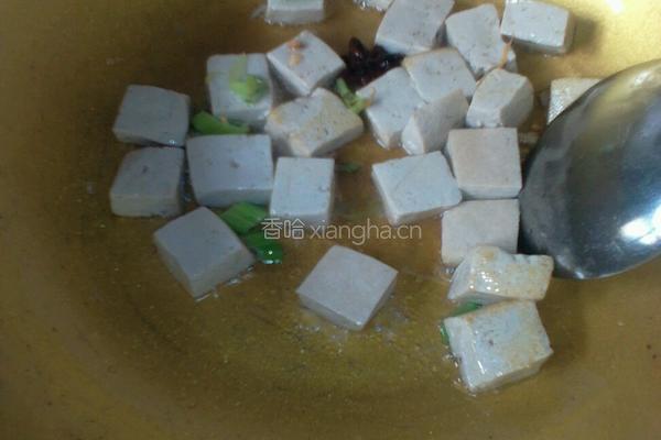 香肠炒豆腐的做法图解4