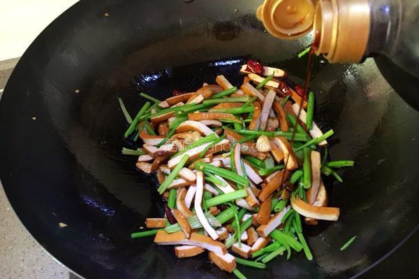 香干炒芹菜的做法图解8