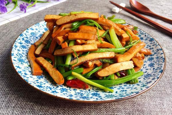 香干炒芹菜的做法图解10