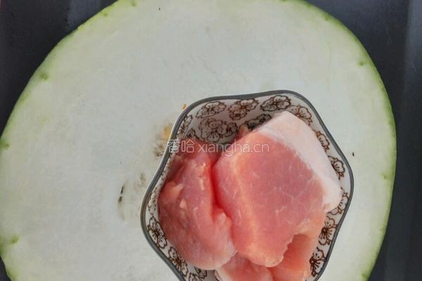 冬瓜烧肉的做法图解1