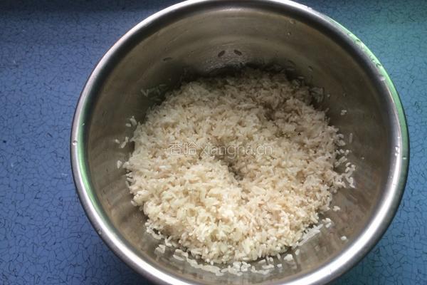 香菇腊肠焖饭的做法图解5