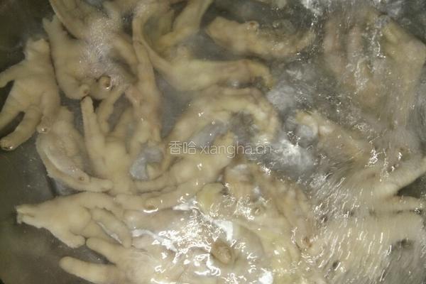 酸辣鸡脚的做法图解4