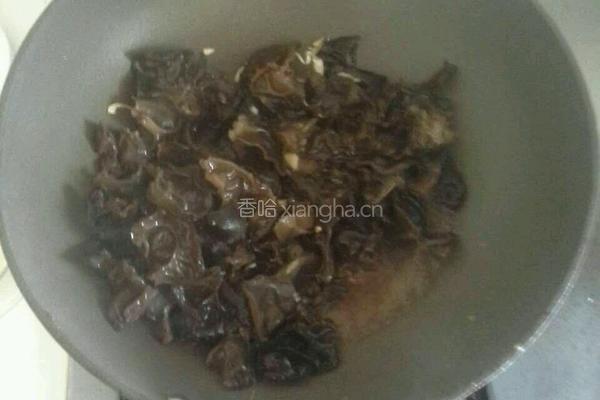 木耳炒鸡蛋的做法图解4