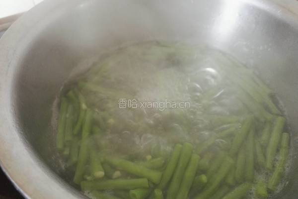 豆角炒香肠的做法图解5