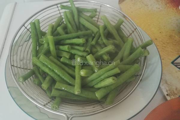 豆角炒香肠的做法图解6