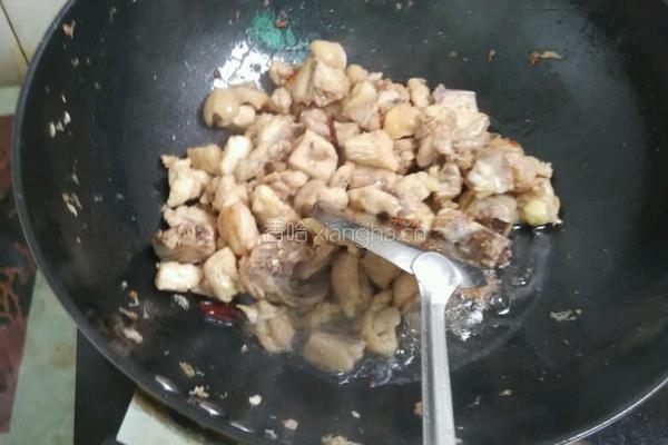 青椒炒鸡的做法图解3