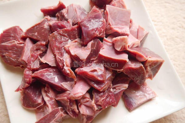 咖喱牛腩焖土豆的做法图解1